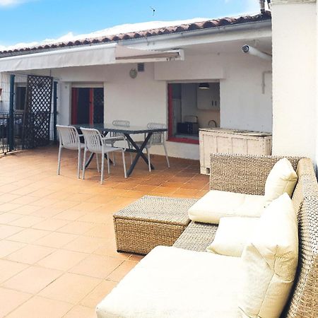 Appartamento Casa Lola - Terraza panorámica en el centro del pueblo Sant Joan de les Abadesses Esterno foto