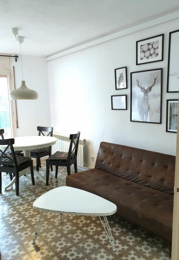 Appartamento Casa Lola - Terraza panorámica en el centro del pueblo Sant Joan de les Abadesses Esterno foto