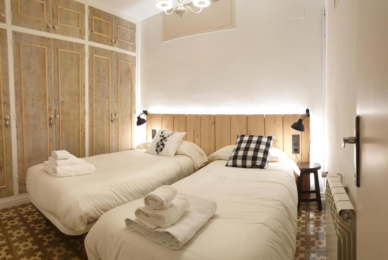 Appartamento Casa Lola - Terraza panorámica en el centro del pueblo Sant Joan de les Abadesses Esterno foto