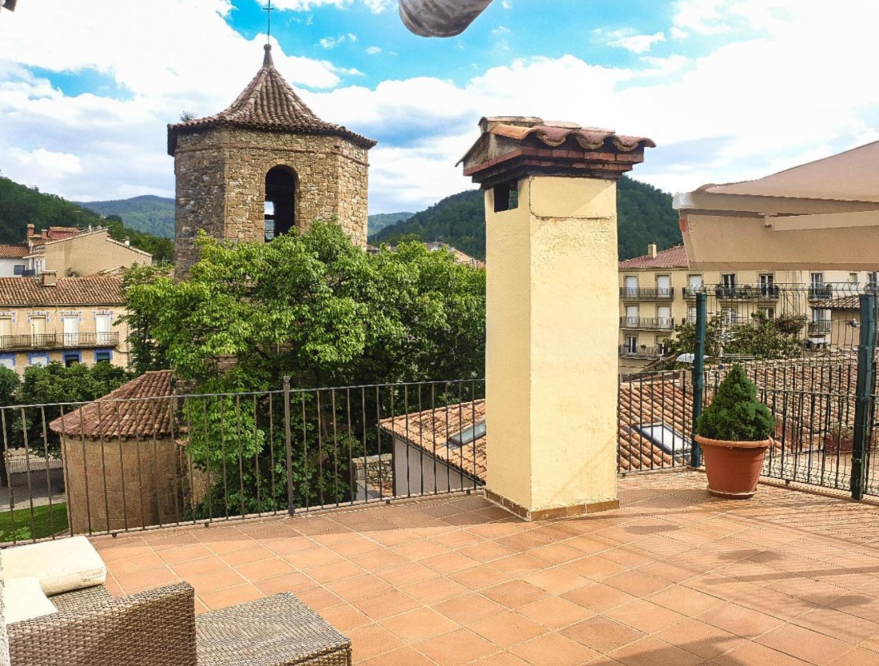 Appartamento Casa Lola - Terraza panorámica en el centro del pueblo Sant Joan de les Abadesses Esterno foto